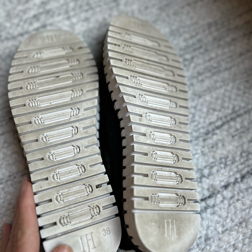 Isle Jacobsen Tulip Black Slip On Women’s Loafer Shoes - Picture 5 of 11